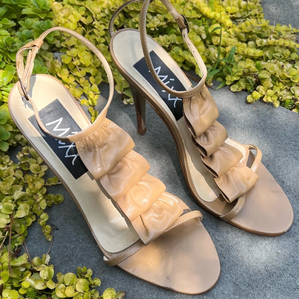 🔵 3/ $15 - Mixx Tan Leather Ruffled Sandals Size 7